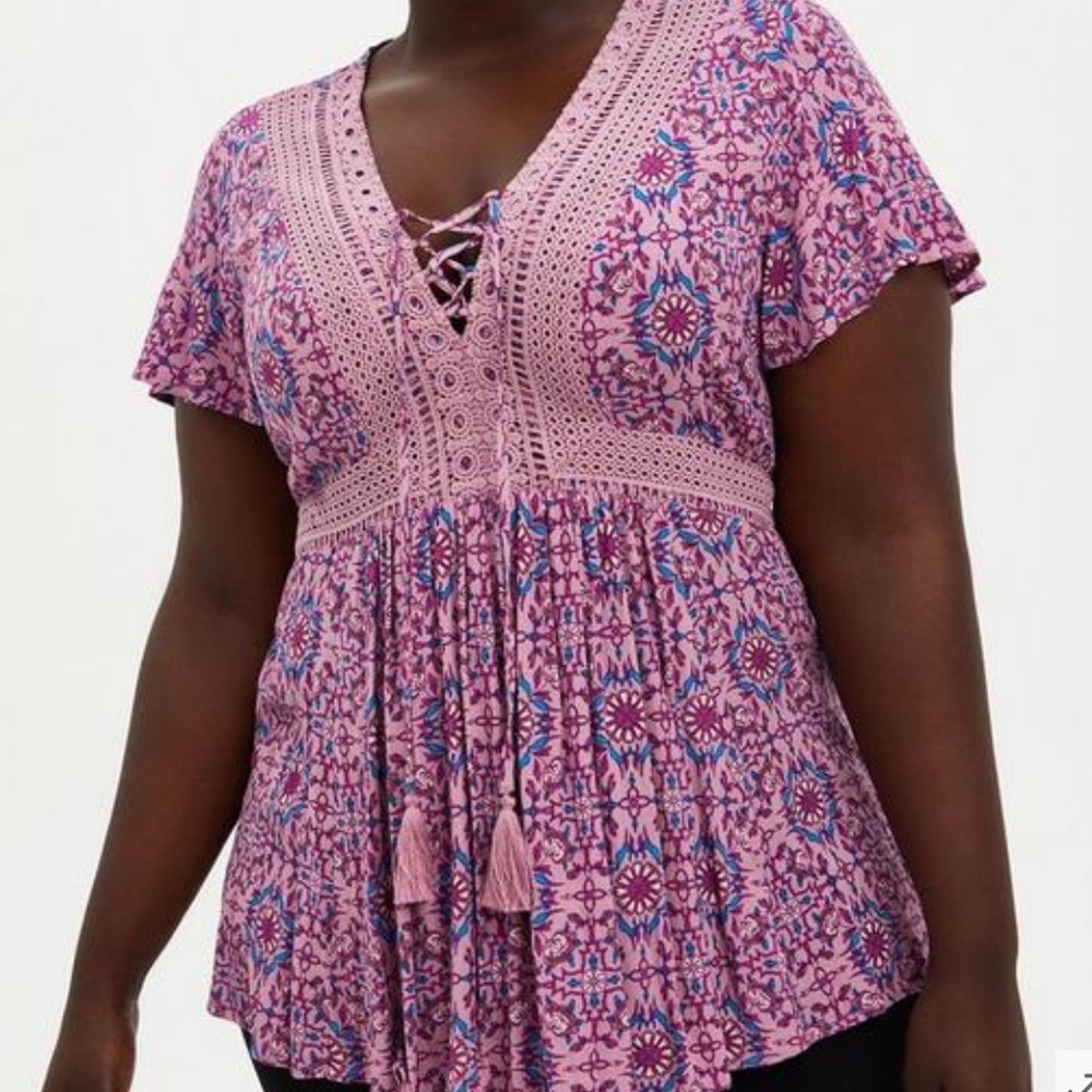 Torrid Babydoll Crinkle Gauze Crochet Inset Lace-Up Top Purple Pink Size 3X Boho